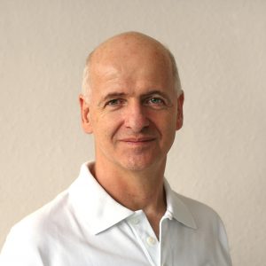 Ulrich Hübner ist Physiotherapeut und Heilpraktiker für Osteopathie